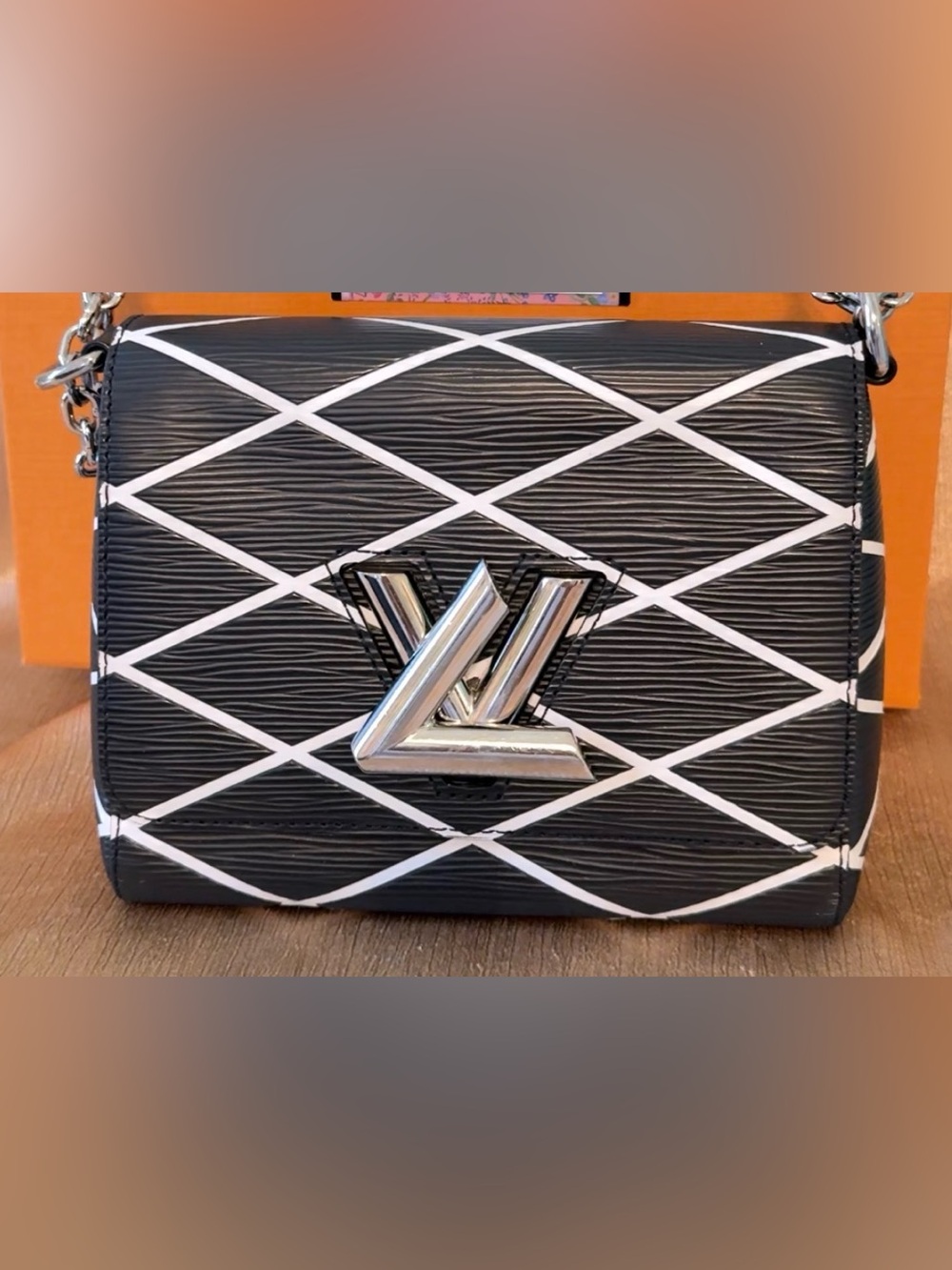 Like new Louis Vuitton Epi Leather Malletage Twist PM